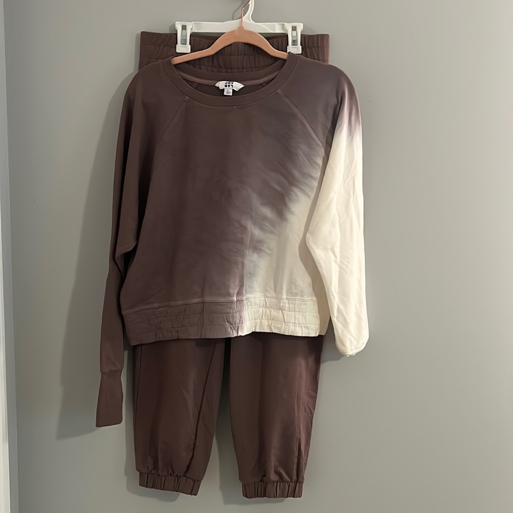 Joy Lab - top and joggers - top is a large and joggers a medium.
